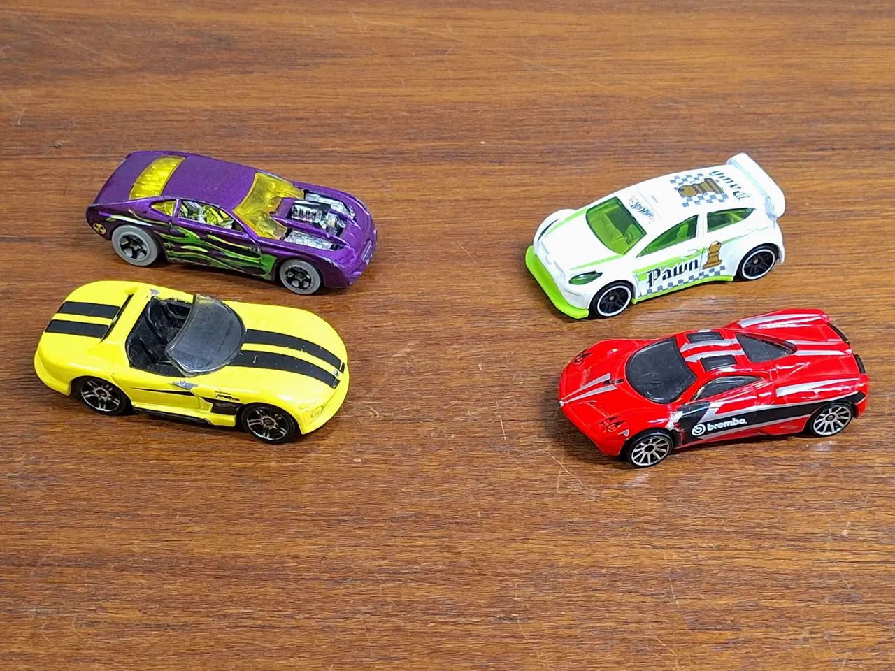 Lote com 24 Carrinhos Hot Wheels - Foto 2