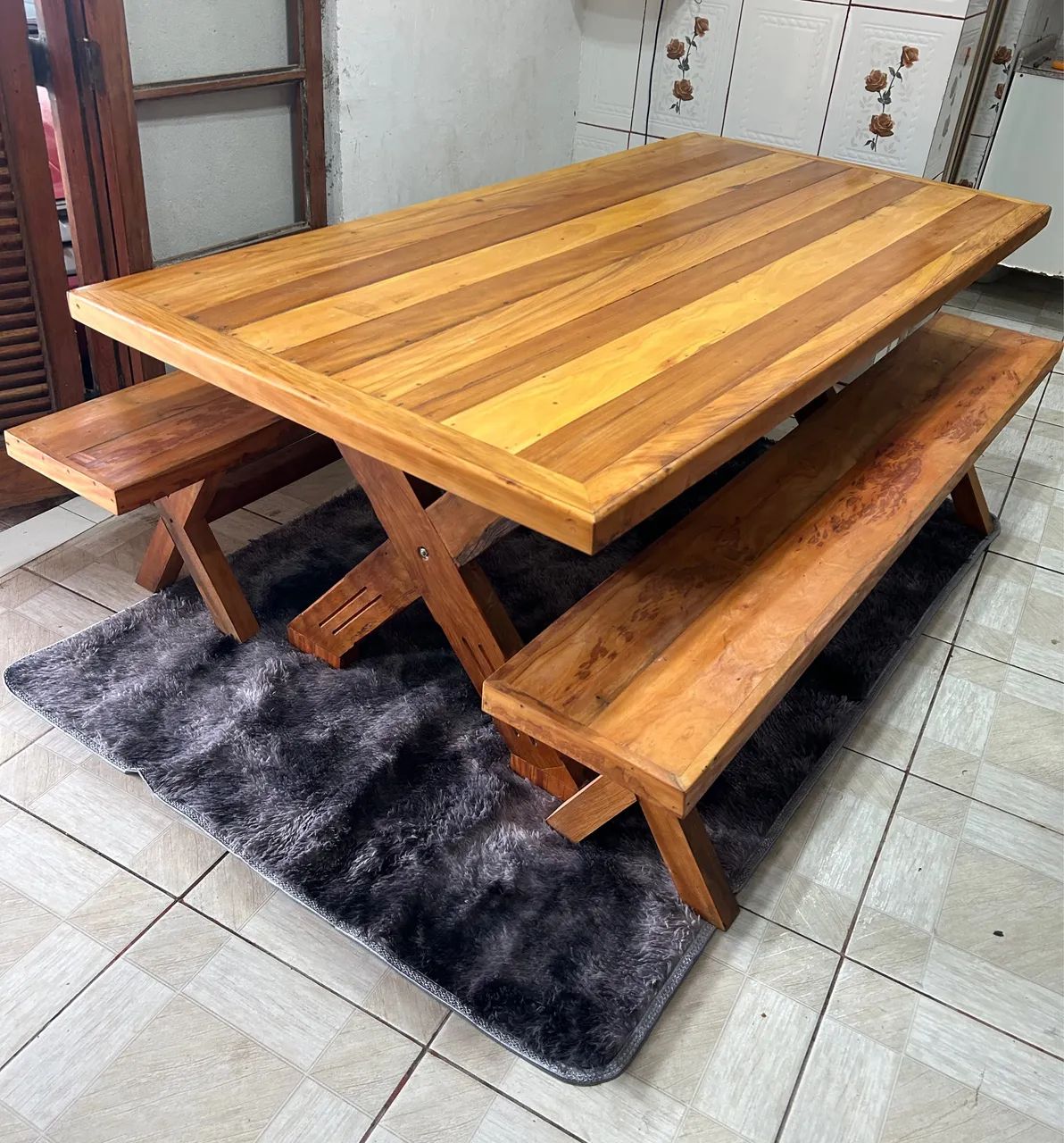 Mesa c/ 2 Bancos Madeira Maciça  - Foto 2