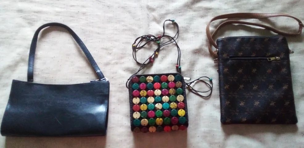 Bolsa Tecido com Alça de Madeira, de Botões e outras, Vintage. - Foto 5