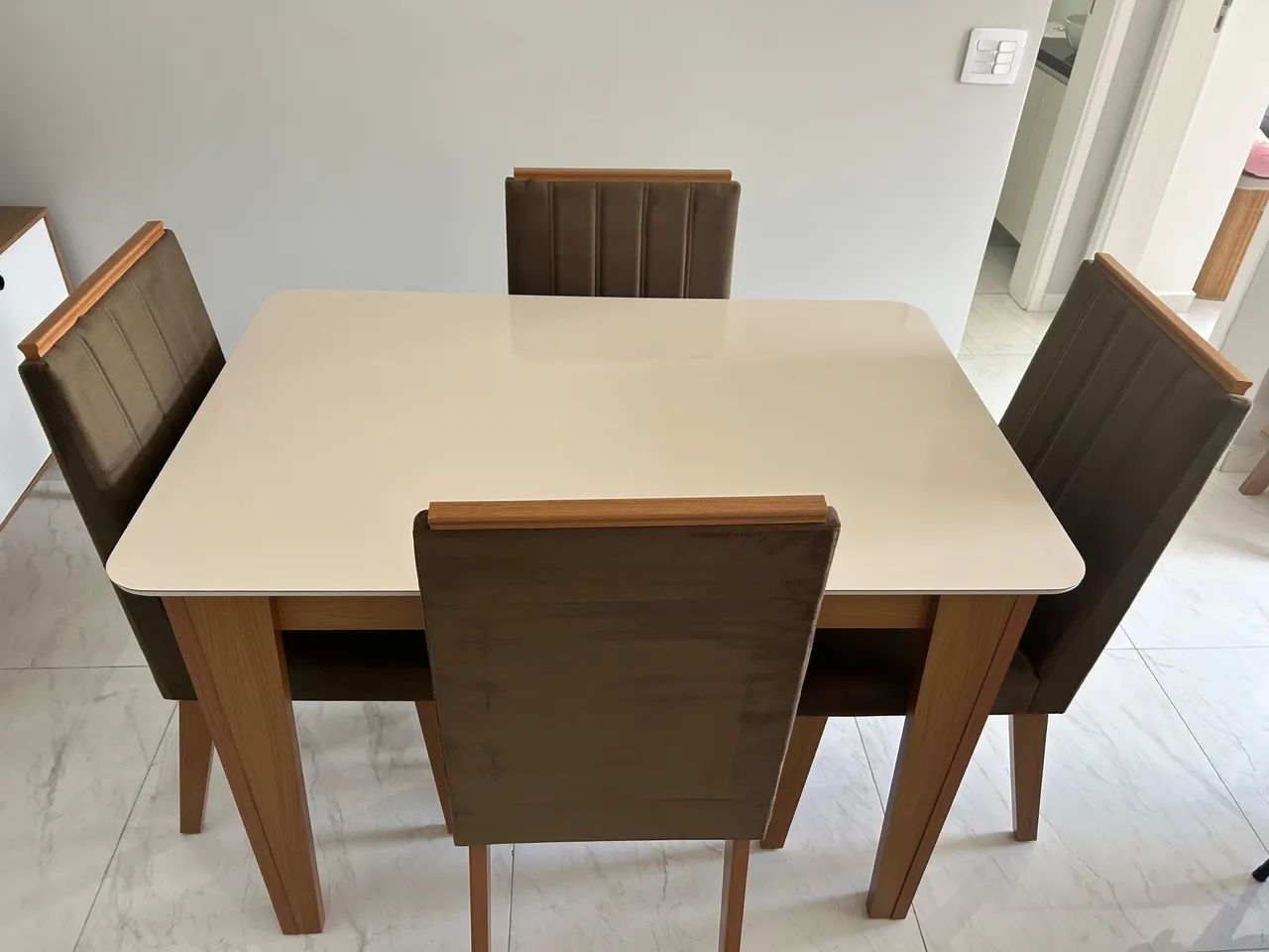 Mesa de Jantar com 4 Cadeiras - Foto 2
