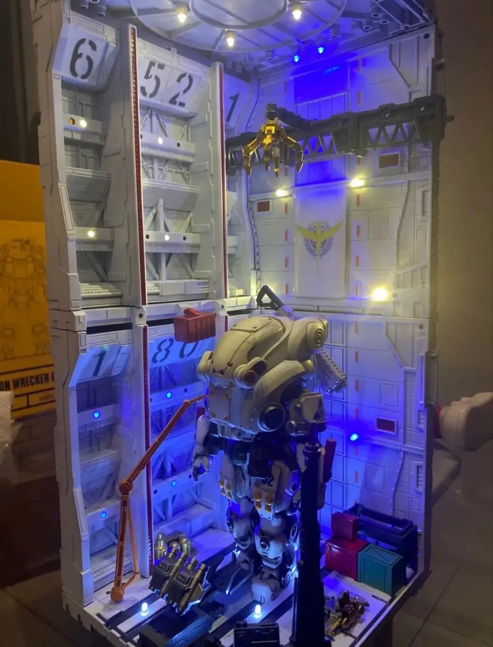 Diorama Fábrica Gundam - Foto 2