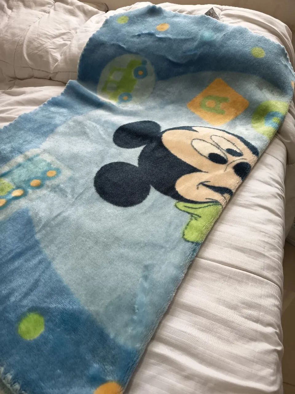 Cobertor bebê Mickey azul  - Foto 2