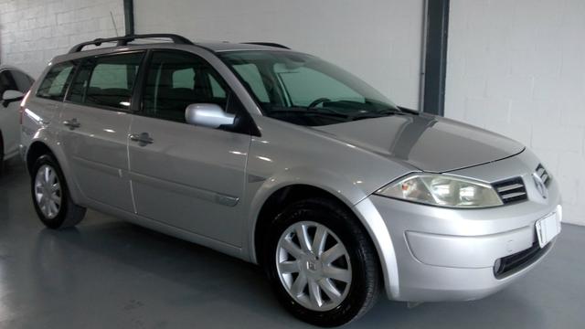 Megane Gran tur 1.6 2011 completo Ac troca - Foto 2