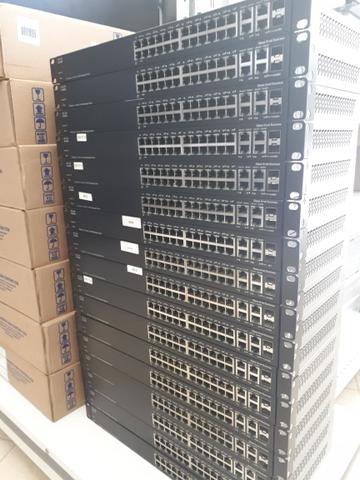 Switch Cisco SF300 24 portas 10/100 Gerenciavel - Foto 2