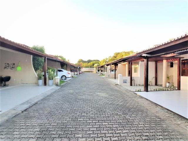 CA0881 Casa plana em condomínio fechado, nascente e 100% reformada