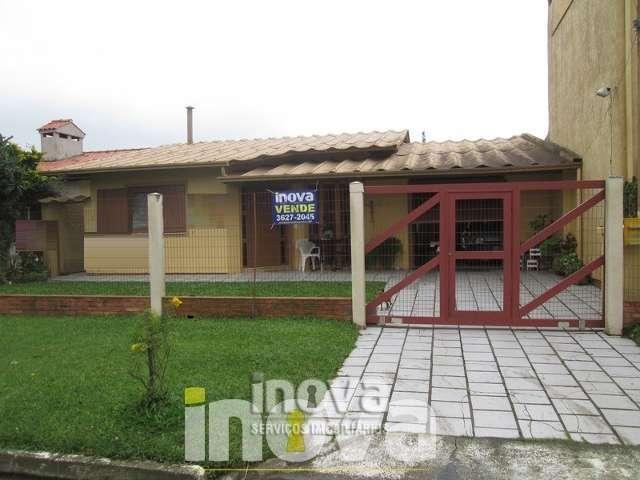 Casa com 2 dormitórios em Imbé.