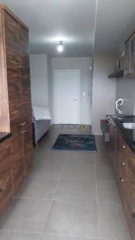 Apartamento de 2 dorm. mabiliado com 1 box de garagem.