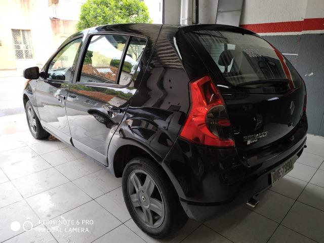 Sandero 1.6 Vibe 8v. HI-FLEX 2010