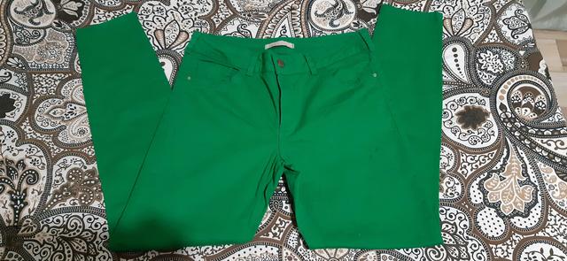 Calça verde por