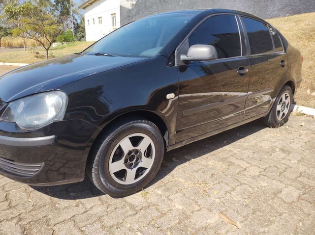 VENDO POLO SEDAN 2007 COMPLETO.