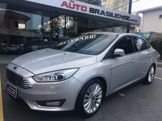 FORD FOCUS 2.0 TITANIUM PLUS FASTBACK 16V