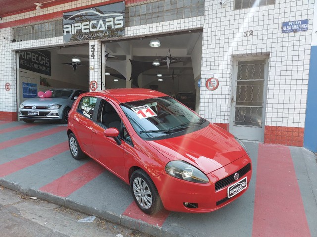 FIAT PUNTO ESSENCE 1.6 COMPLETO 2011