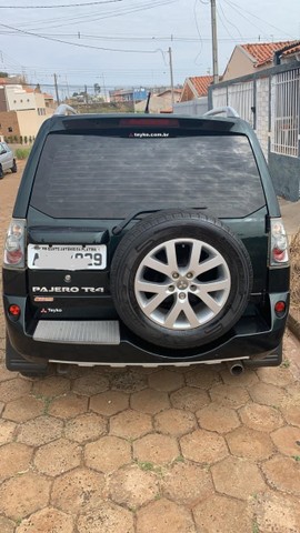 PAJERO TR4 EM PERFEITO ESTADO