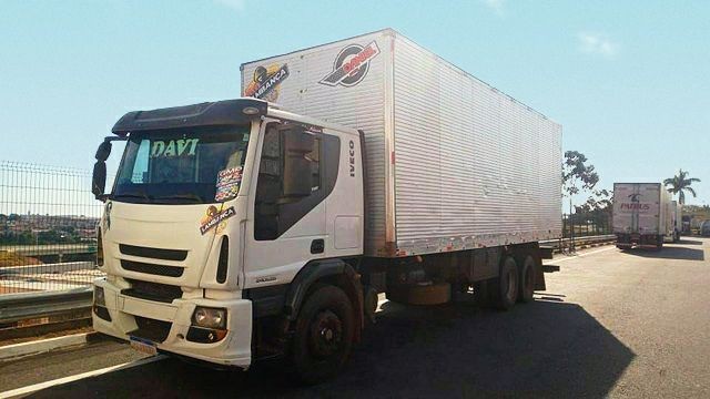 INVECO 240TECTOR 240E25 ACEITO ENTRADA.