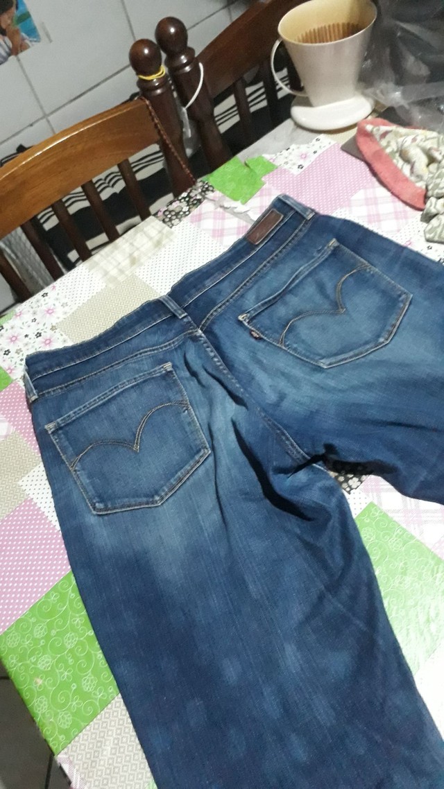 Calça jeans levis feminina - Foto 4