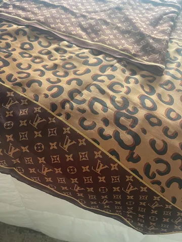 Lenço louis vuitton