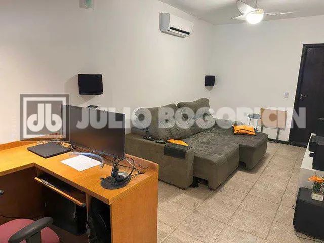 Maravilhosa casa Linear no Anil, 3 quartos, sendo uma suíte, sala em vários ambientes, áre - Foto 14