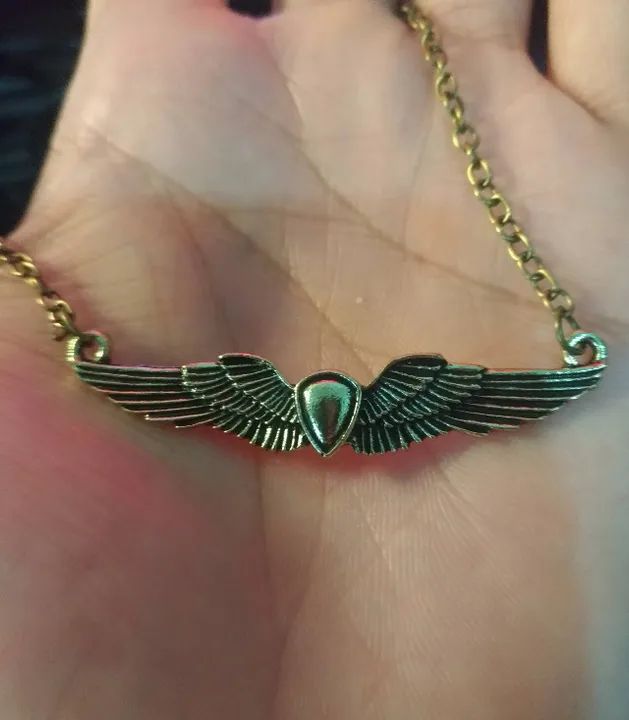 Kit 2 Colar The Last Of Us - Ellie, Joel - Apocalipse Zumbi, Vagalume, Pingente, Cosplay - Foto 5