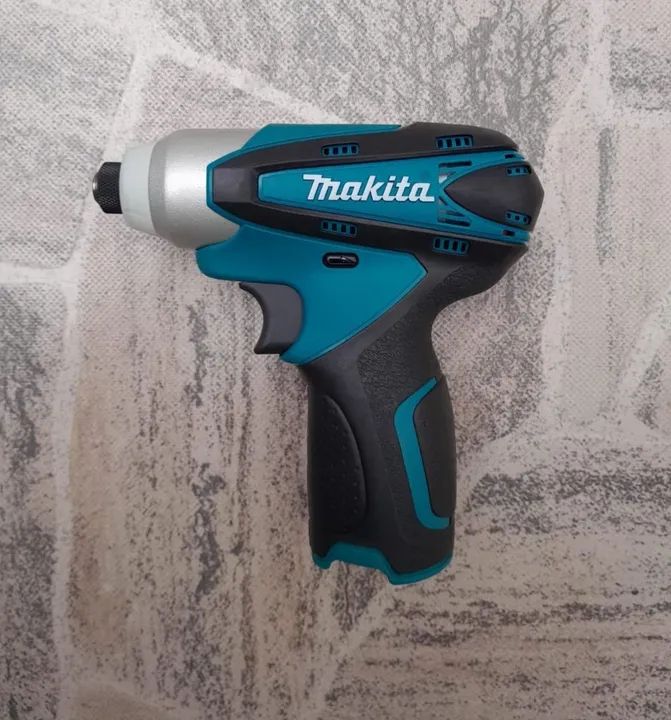 Parafusadeira Chave de Impacto a Bateria Makita - Seminovo