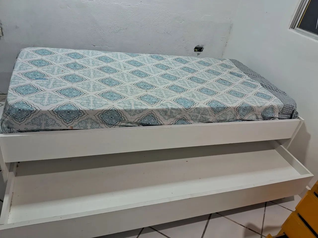 VENDO CAMA SOLTEIRAO ,COM BI CAMA RODIZIOS ABAIXO  MDF MARCENARIA . RS 500 00B - Foto 3