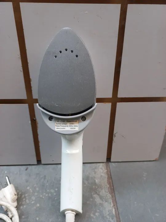 Ferro de passar vaporizador 220v - Foto 2