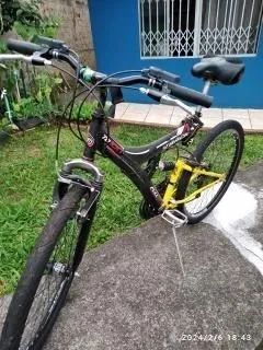 Bicicleta 21marchas com suspensão pneus novos.bicicleta usada em estado de nova...