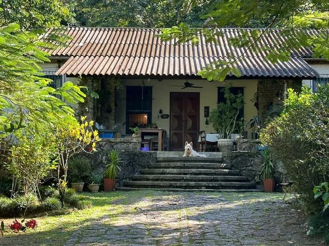 CASA A VENDA EM PRAIA GRANDE 