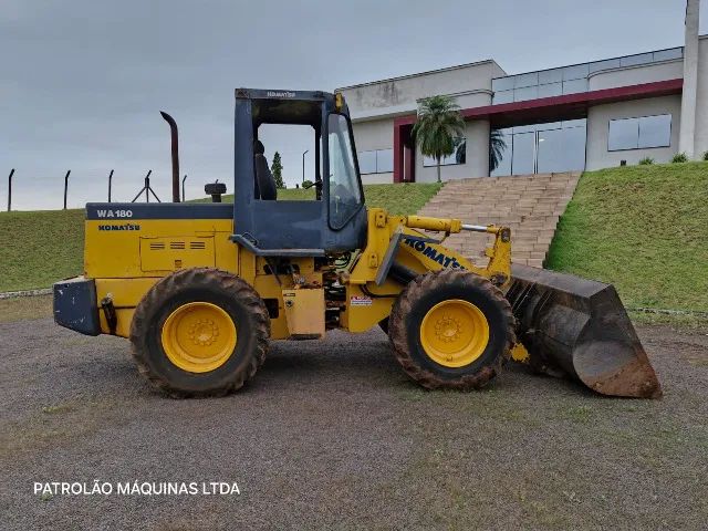 Pá Carregadeira Komatsu WA180 ano 2002  - Foto 2