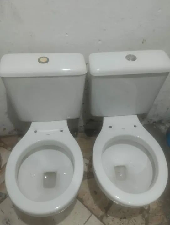 Par de vasos sanitários