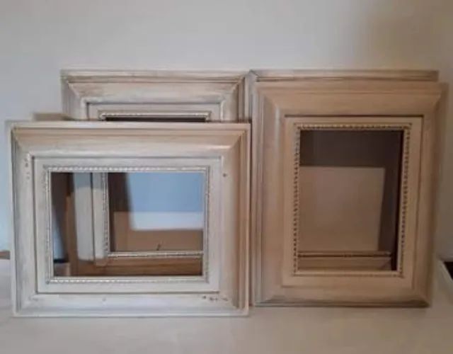 Quatro molduras em madeira com pátina - leia a descrição 