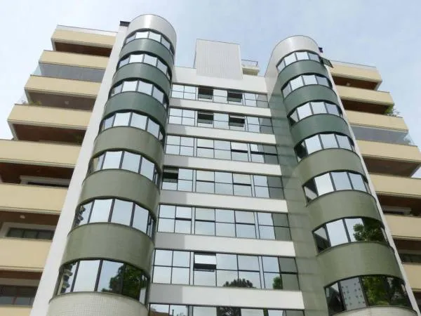 Uma das melhores ruas do bairro.