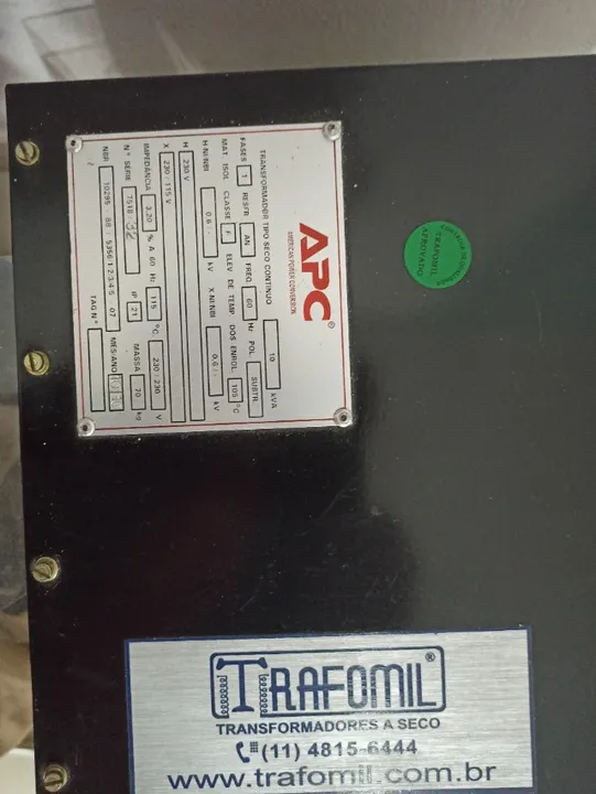transformador isolado tipo seco de 10kva APC - entrada 230V e saída 230/115V