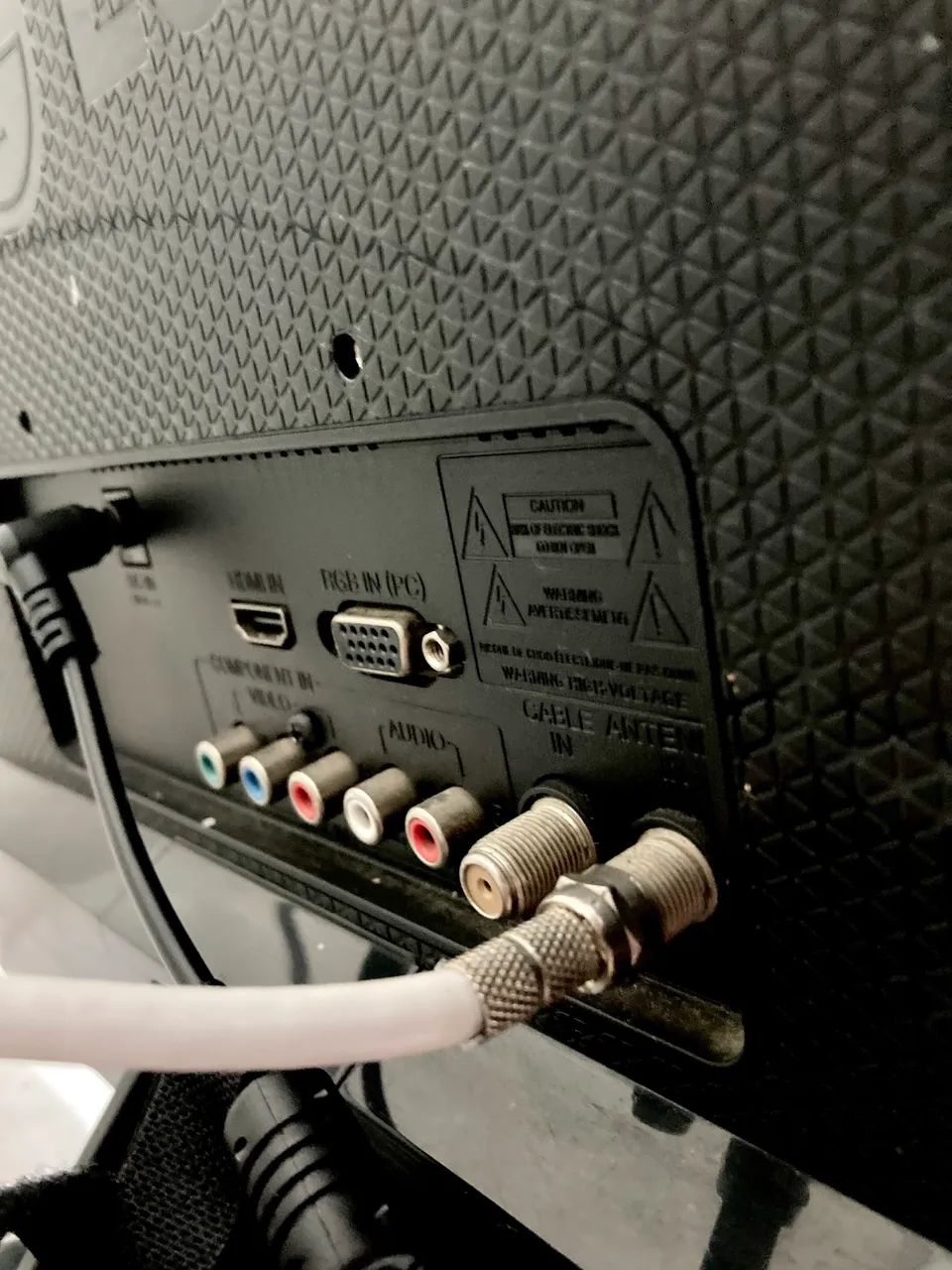 22" Refurbished 220V TV with Remote Control and Power Supply, New Screen63824076480641123