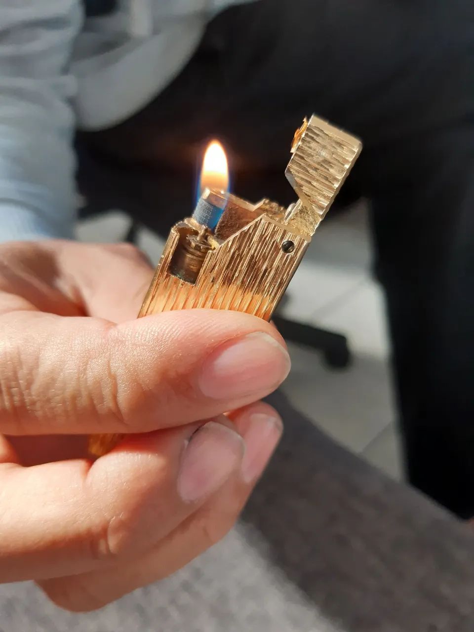 Isqueiro Dourado Vintage - Foto 2