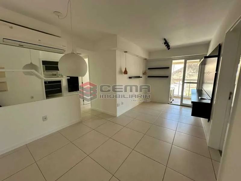 Apartamento : / Residencial / Vila Isabel