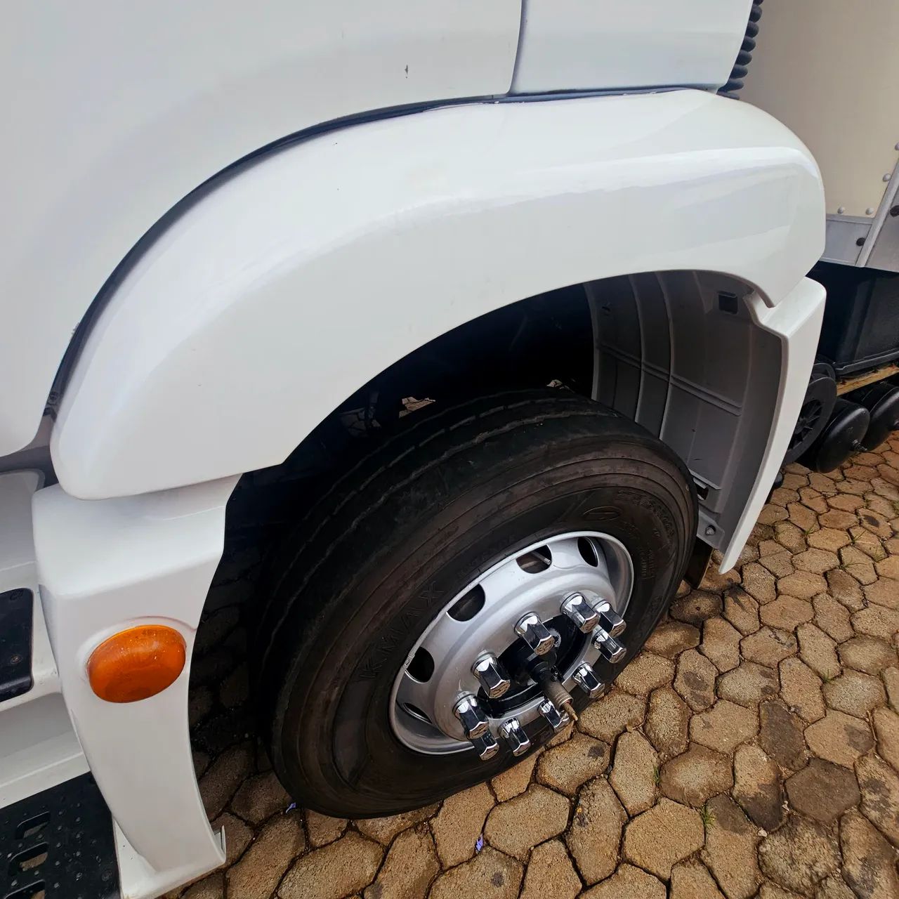 Caminhão 24.250  (2009) com baú de  refrigerado  - Foto 7