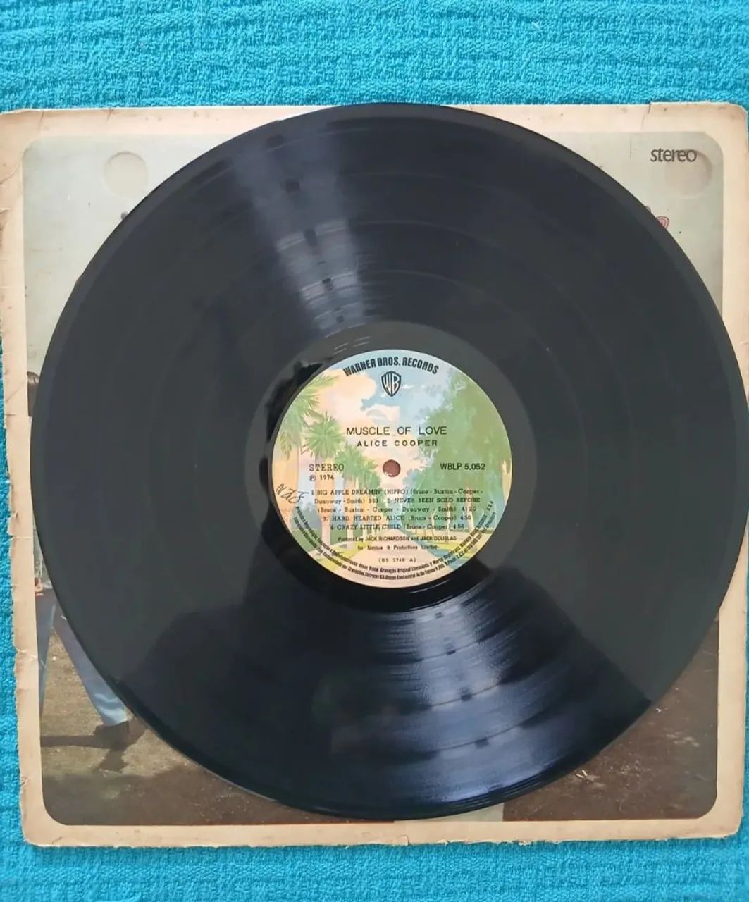 ALICE COOPER - MUSCLE OF LOVE (1974) - VINIL ORIGINAL BRASILEIRO RARO - Foto 2
