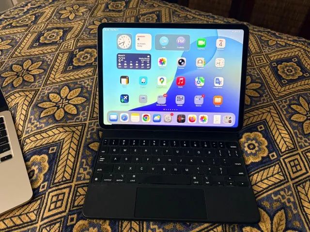 iPad Pro 11'' (2ª geração) cinza - 256GB + Teclado Original Apple