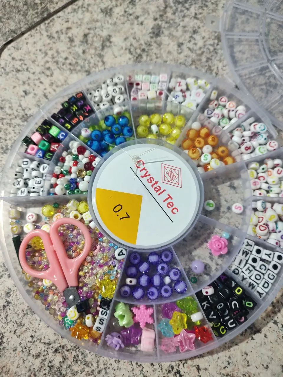 Kit de miçangas colorido para criar pulseiras e colares - Foto 2