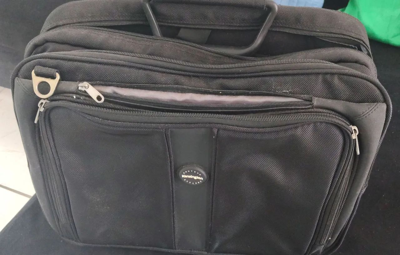 Pasta executiva com rodas