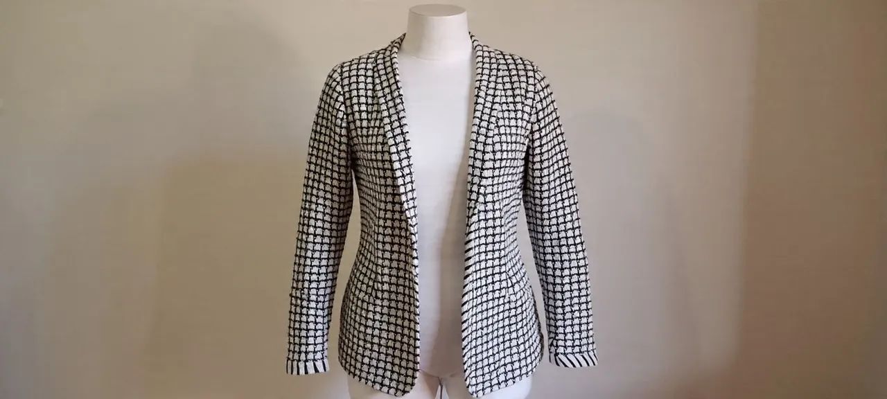 Cardigan Preto e Branco de Tricô