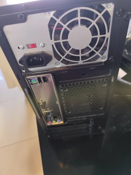 Computador com monitor semi novo... colocar na descrição as especificações