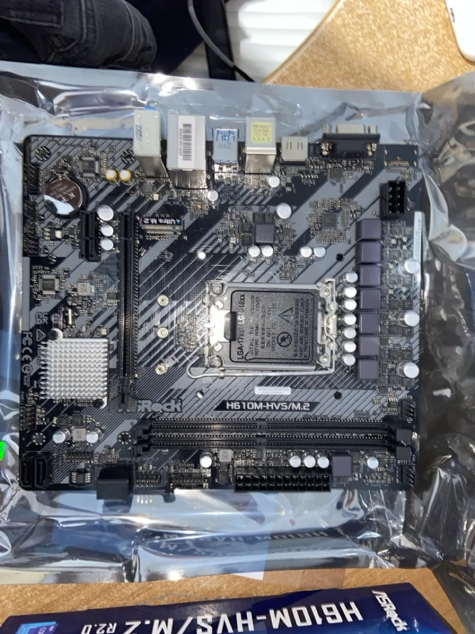 Placa-Mãe ASRock H610M-HVS/M.2
