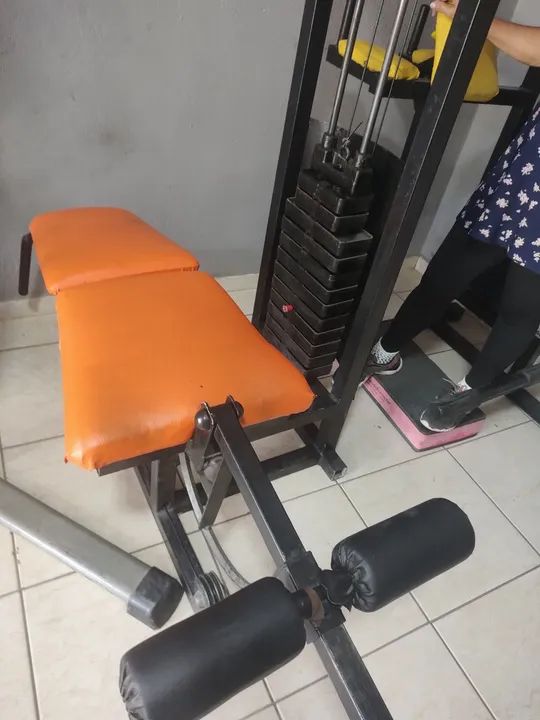 Mesa flexora em perfeito estado de funcionamento 