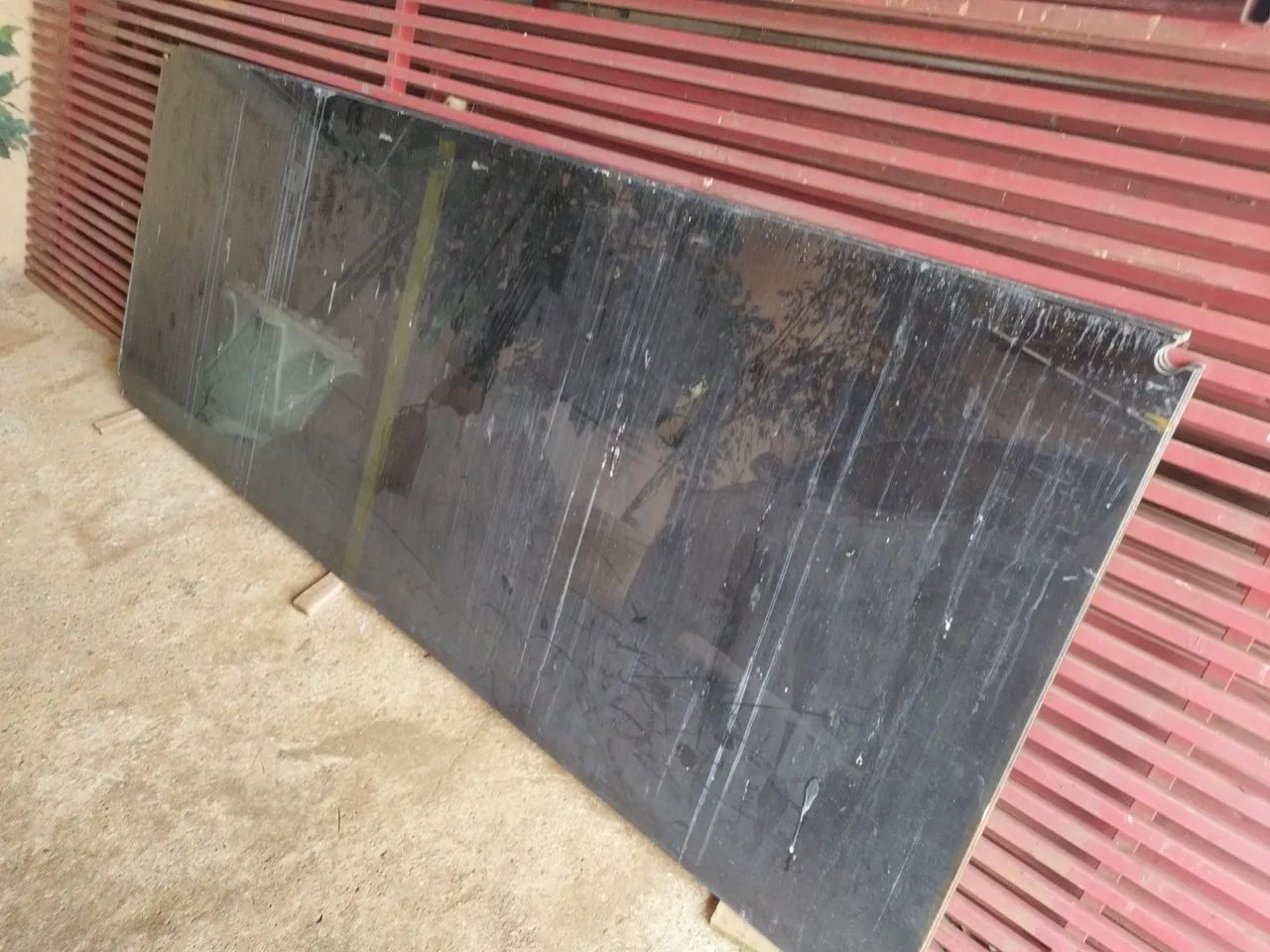 Vendo 3 peças blindex 10mm 2,40X0.92. Preto, ideal para fechamento de área.