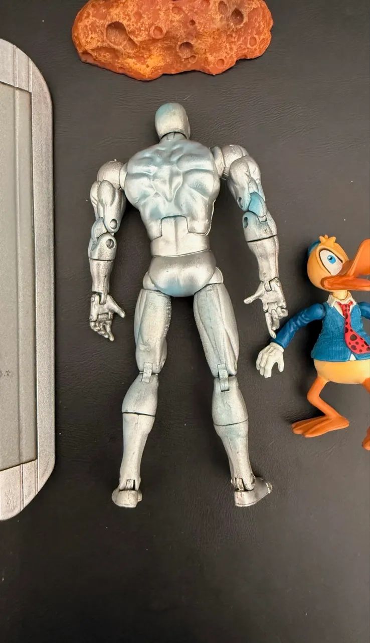 Marvel Legends Surfista Prateado - Foto 2