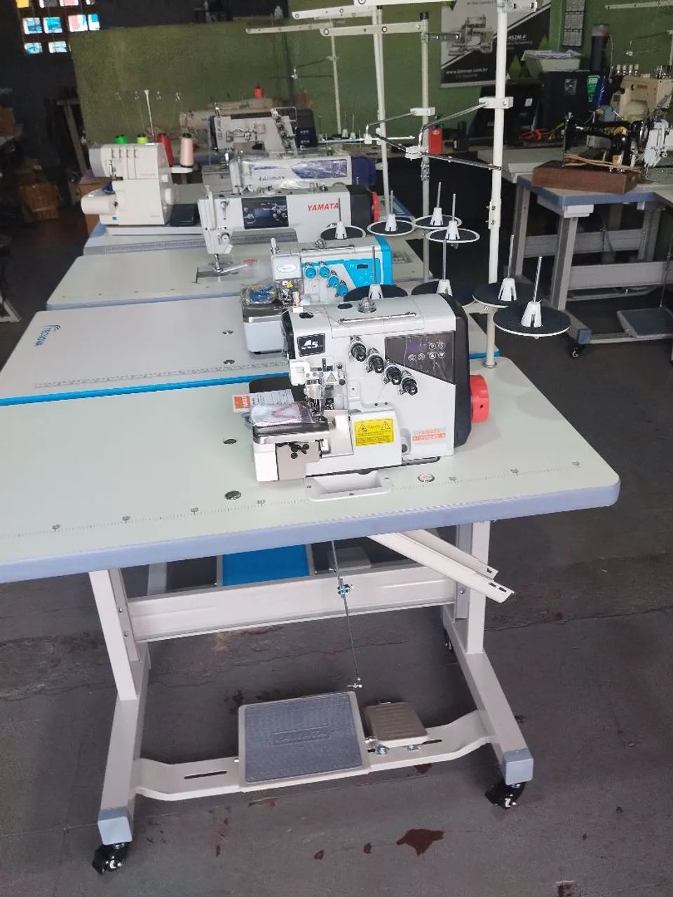Máquina overloque industrial direct drive nova Yamata  - Foto 3
