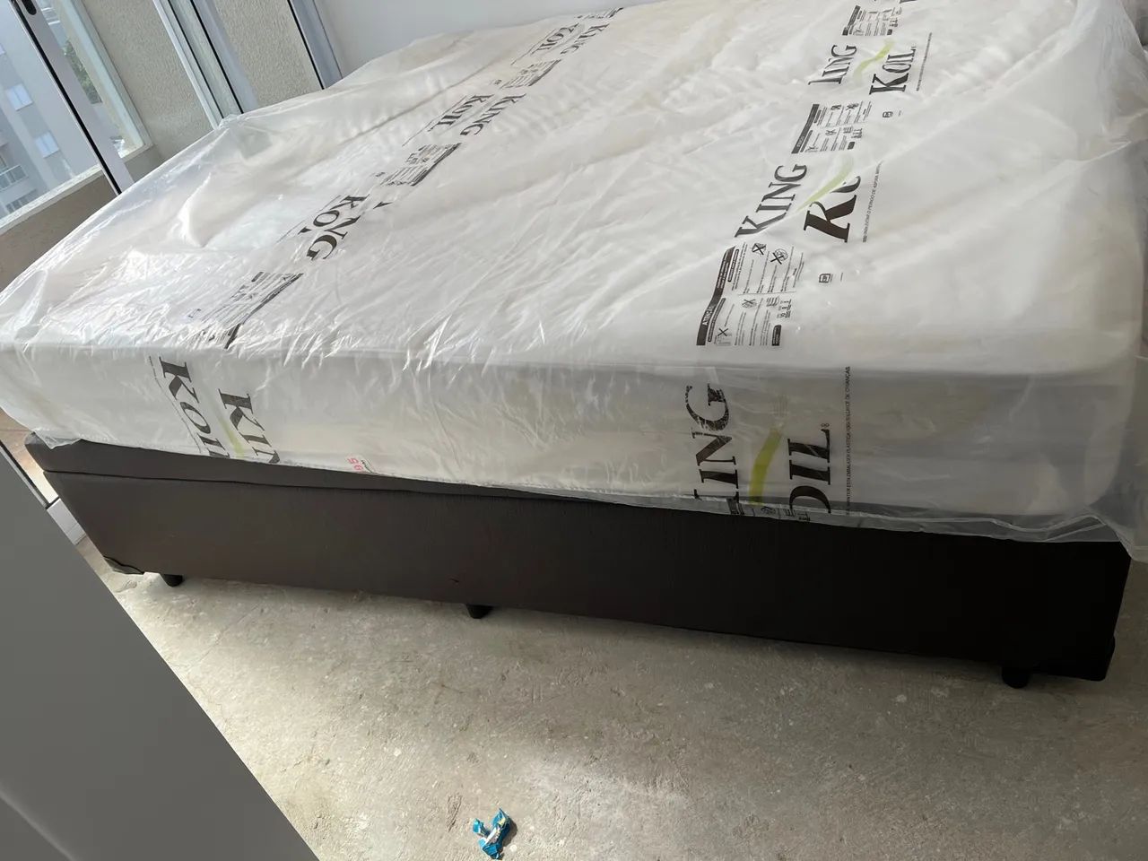 Cama boxe completa cabeceira baú e colchão King  - Foto 6