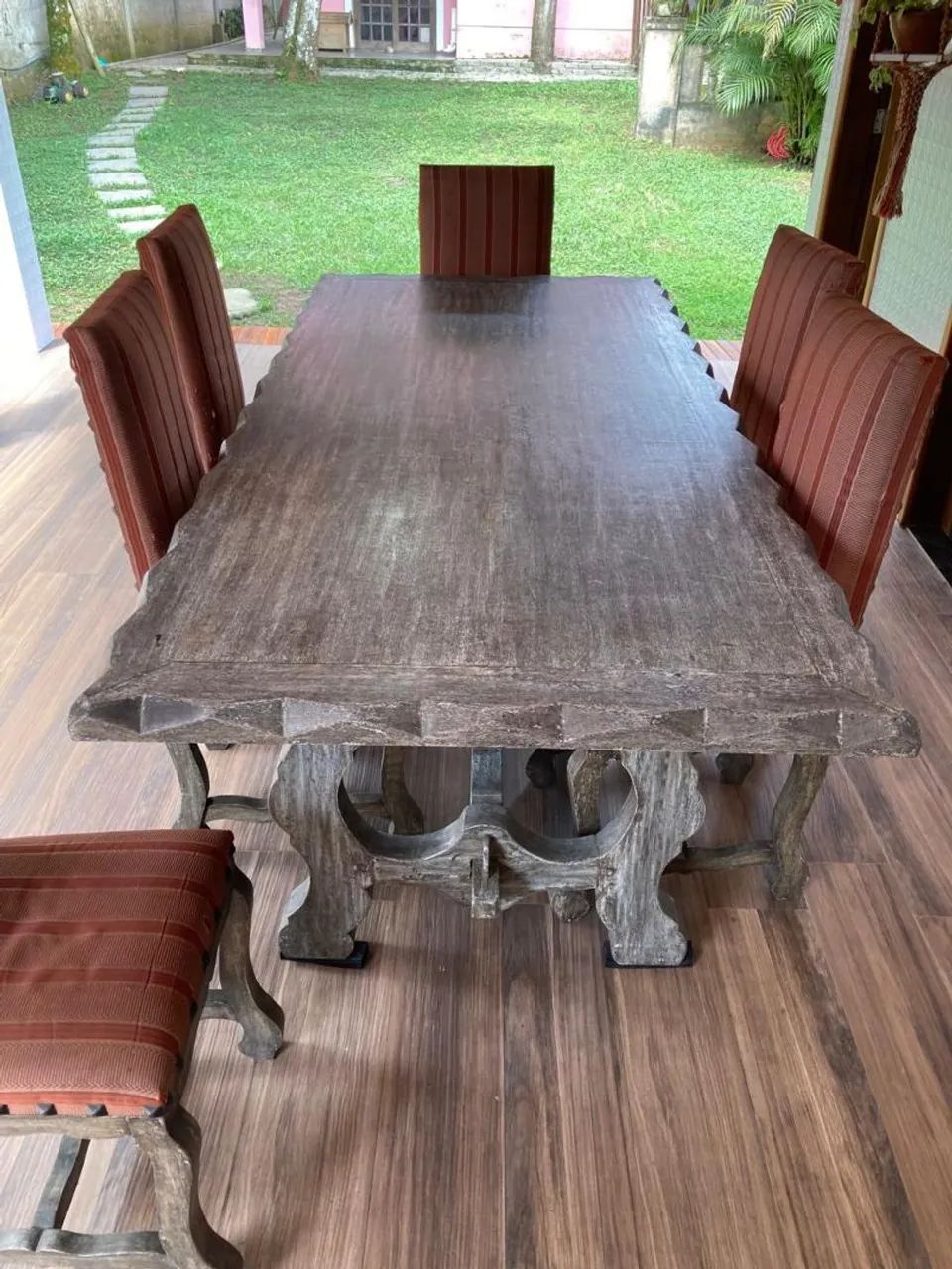 Mesa de Jantar de Madeira Maciça com 8 cadeiras - Foto 3