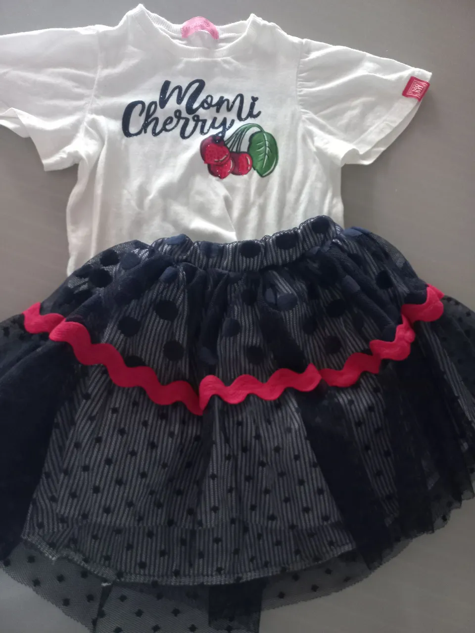 Conjunto Infantil Mom Cherry 2 anos - Saia e Camiseta